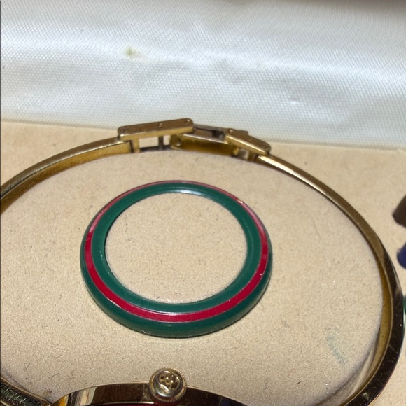 Vintage Gucci Gold Watch with Colorful Bezels - Picture 8 of 15